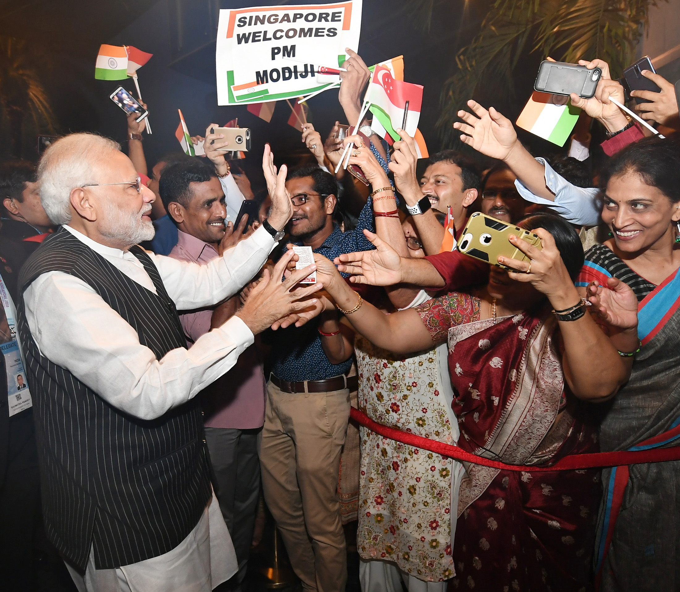 The Prime Minister, Shri Narendra Modi being welcomed by the Indian Community, on his arrival, in Singapore on November 14, 2018.